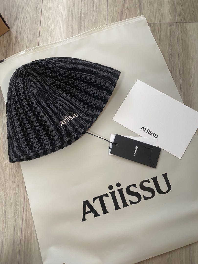 

[USED] TWICE Momo wears Attish knit cap