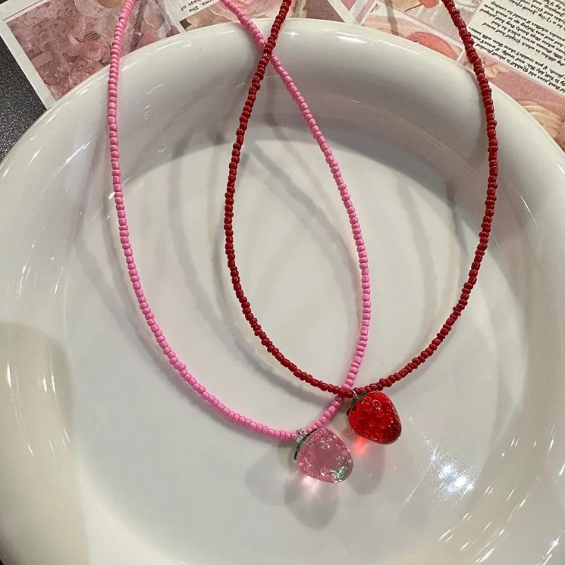 Strawberry Sweet Necklace Korean Handmade Beaded Rice Beads Sweet Cool Wind Clavicle Chain Fashion Jewelry