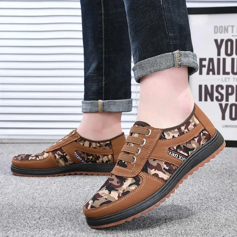 Alte Peking-Stoffschuhe Herren-Segeltuchschuhe mittleren Alters Papa-Camouflage-Schuhe Atmungsaktive verschleißfeste Freizeitschuhe Weiche Sohle Arbeitsschuhe zum Fahren