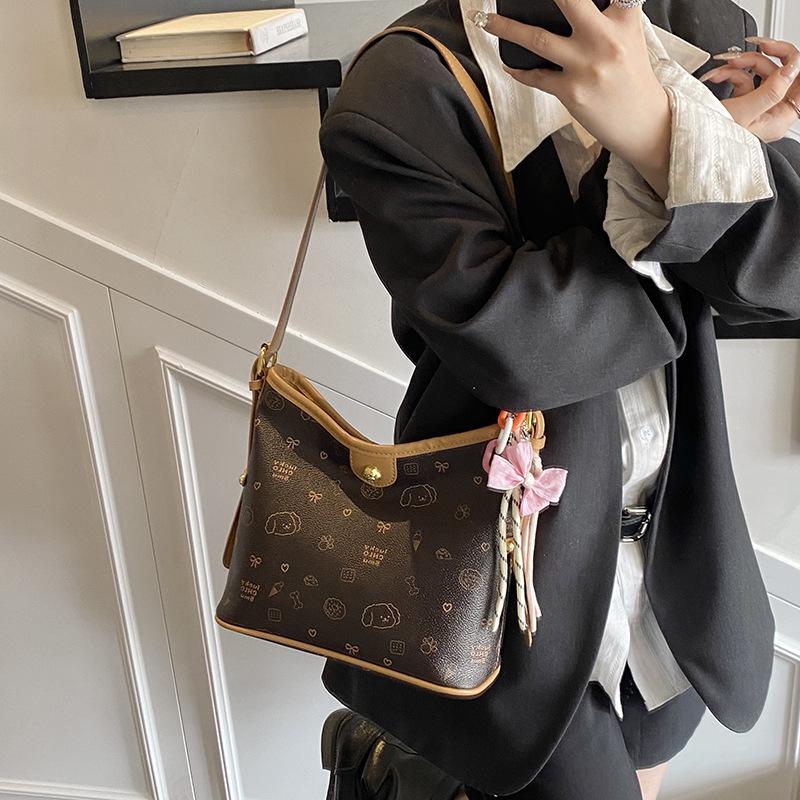 Underarm Bag Women's 2025 New Trendy Autumn and Winter Light Luxury Niche High-end Shoulder Bag Commuter Messenger Bucket Bag