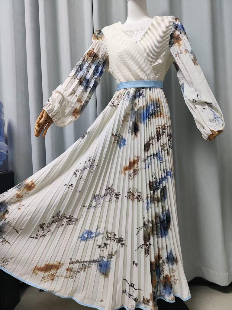 Elegant European Long Sleeve Printed V-Neck Mid-Length Vacation Dress 2025