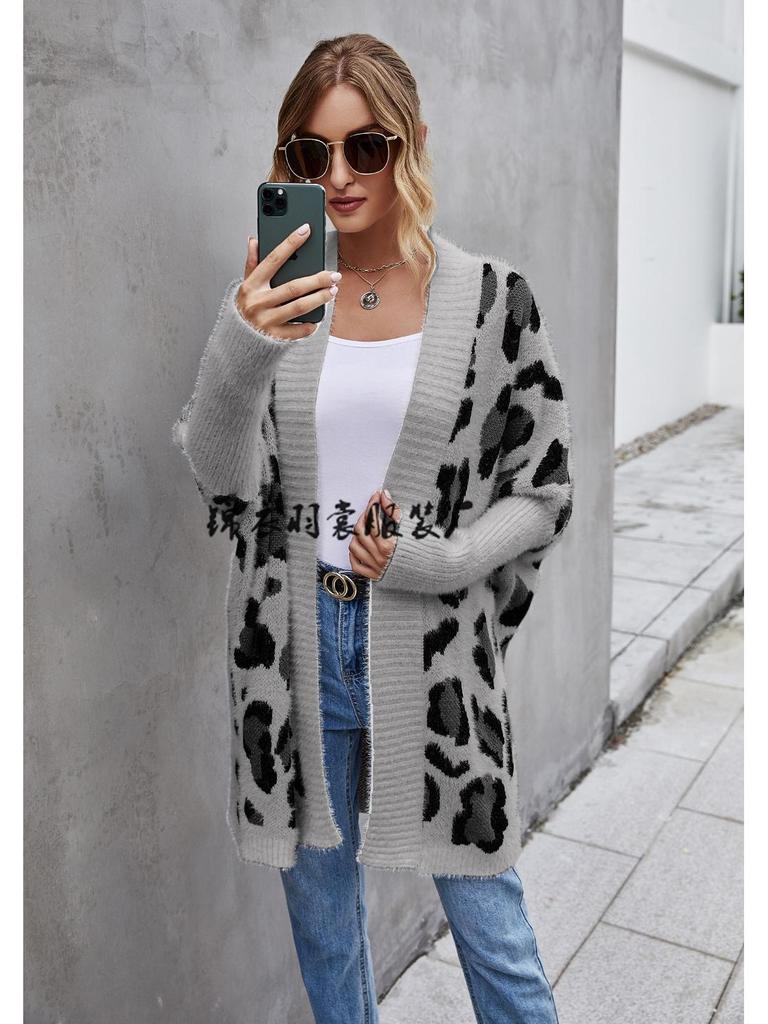 2025 Spring Women's Leopard Print Knitted Cardigan Sweater