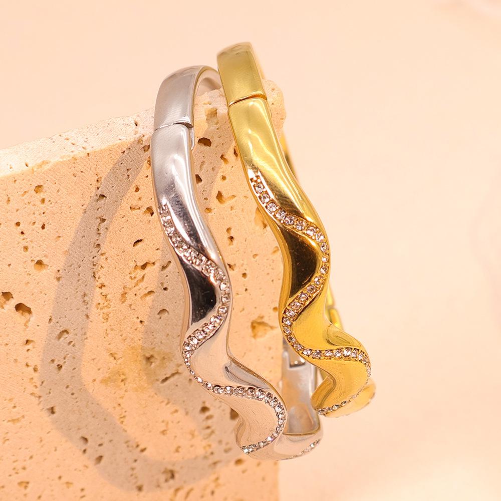 Niche Design Wavy Lines Sweet and Cool Simple Fashion Bracelet