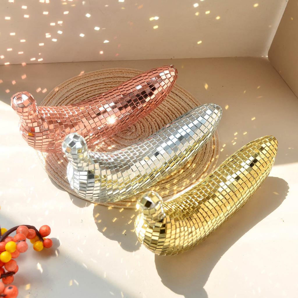 Glänzende Bananenform Figur Fruchtstatue Reflektierendes Disko-Ornament für Tanzpartys und Dekoration besonderer Ereignisse