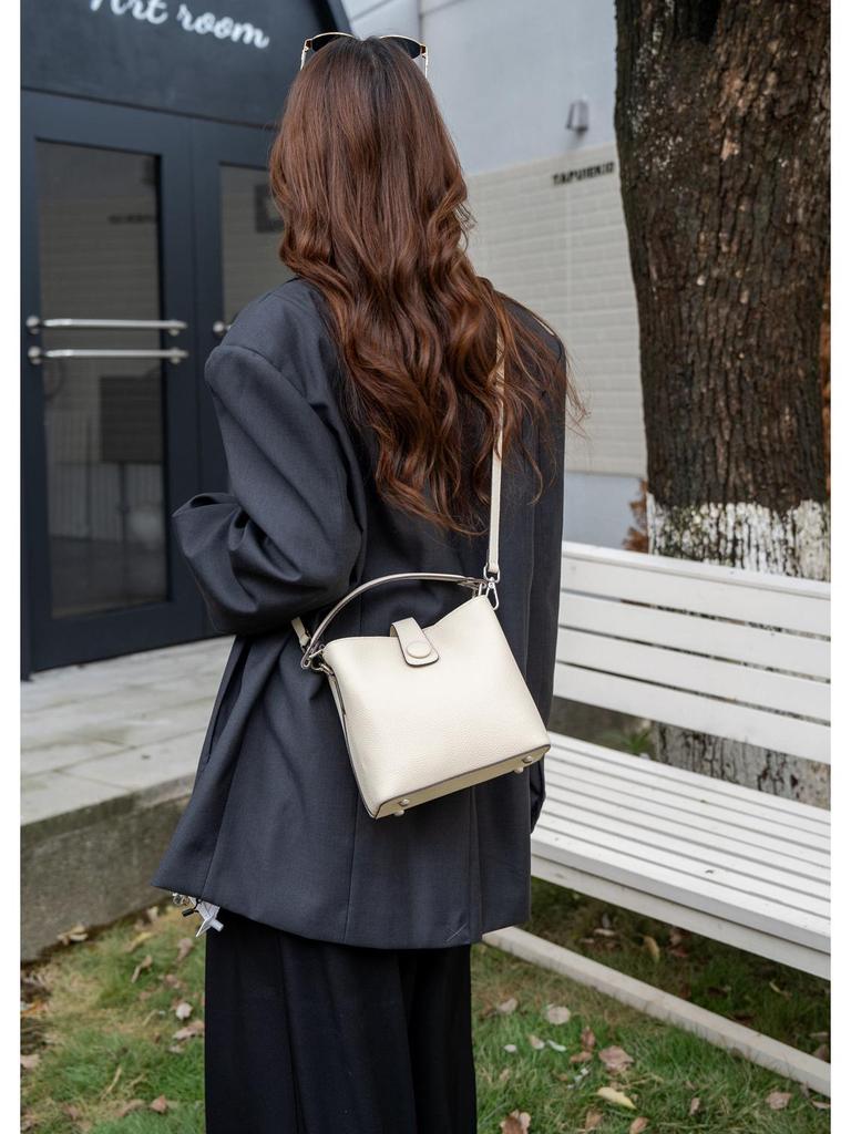 Women's Genuine Leather Bucket Bag - High-End Cowhide Crossbody & Shoulder Bag for Autumn 2025