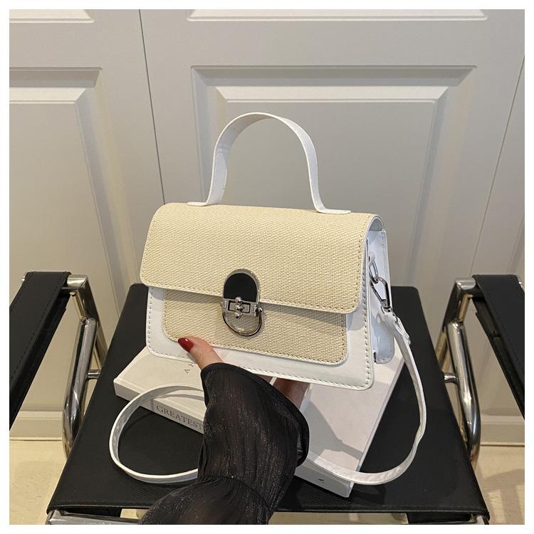 Fashion and Beautiful Women  New Fashion Lock Solid Color Portable Shoulder Messenger Small Square Bag
