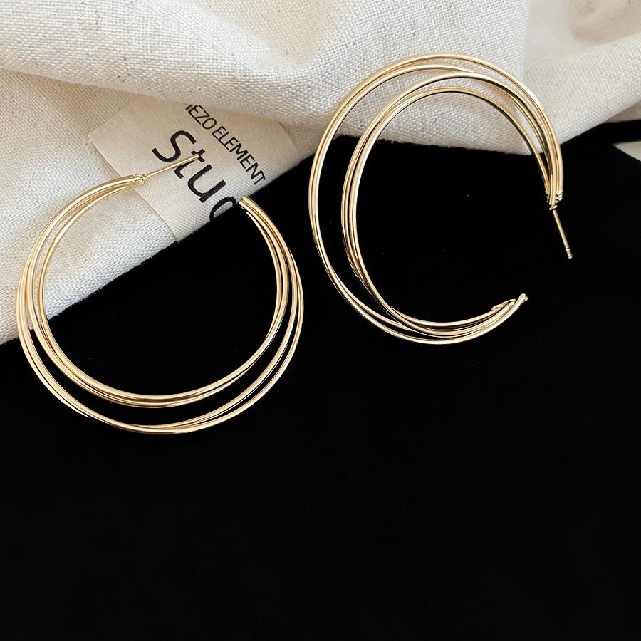 Silver Needle Geometric Metallic C-Shaped Stud Earrings – Stylish, Versatile, and High-End Ear Jewelry