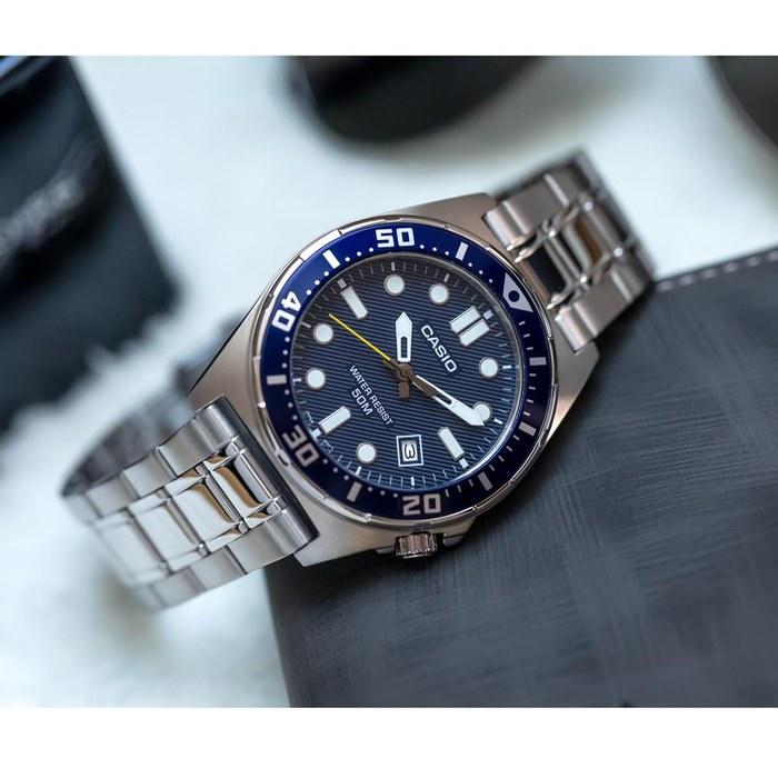 Casio Watch: Silver MTD-135D-2AVDF