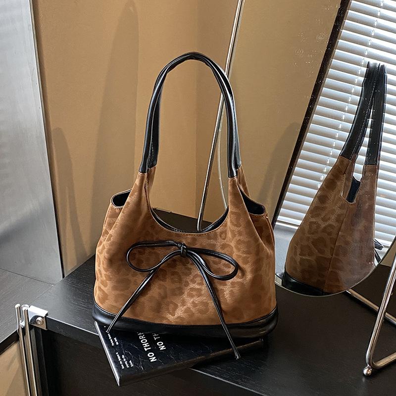 

Fashion single shoulder underarm bag women s new high-end casual commuter bag popular leopard print tote bag коричневый
