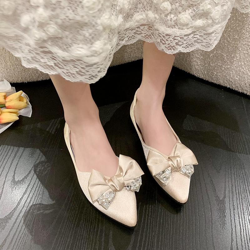

BCEBYL/Новые модные сандалии с острым носком и жемчугом и стразами, украшенные бантом, летние элегантные удобные женские туфли на мягкой подошве на плоской подошве 35