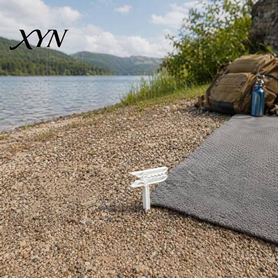 Blanket Sand Spikes 4Pcs Beach Towel Fixing Clip Stake, Windproof Outdoor Picnic Stake Spikes, Portable Holder Mat Clamps Clips
