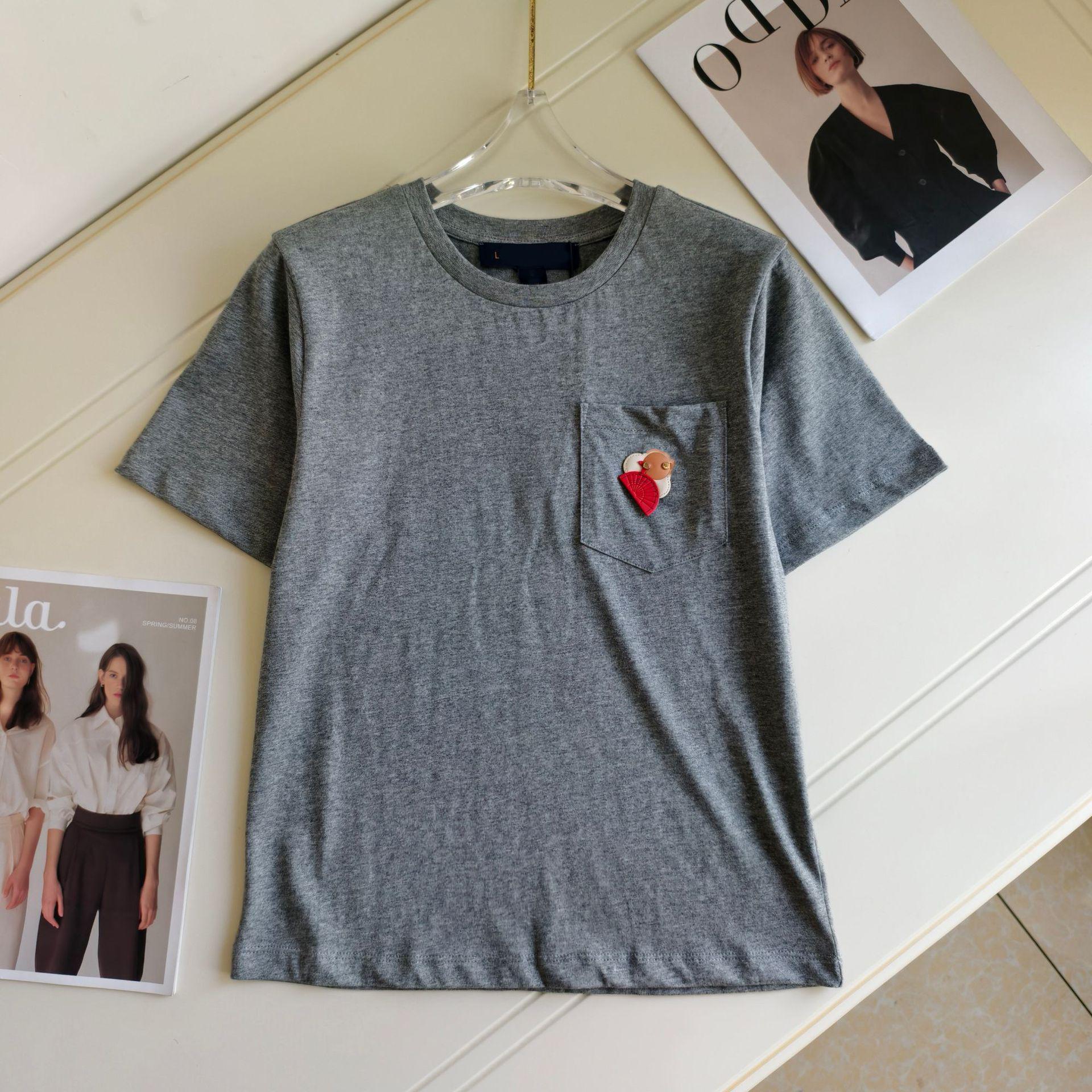 

High Quality Donkey Embroidered Floral Round Neck Short Sleeve Women s T-shirt Small сірий колір