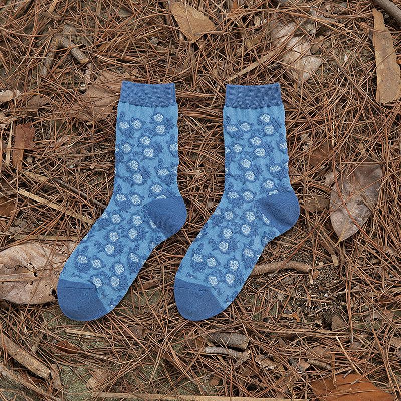 Women's Retro Blue Ethnic Style Mid-Calf Cotton Socks - Korean Fashion Artistic Design