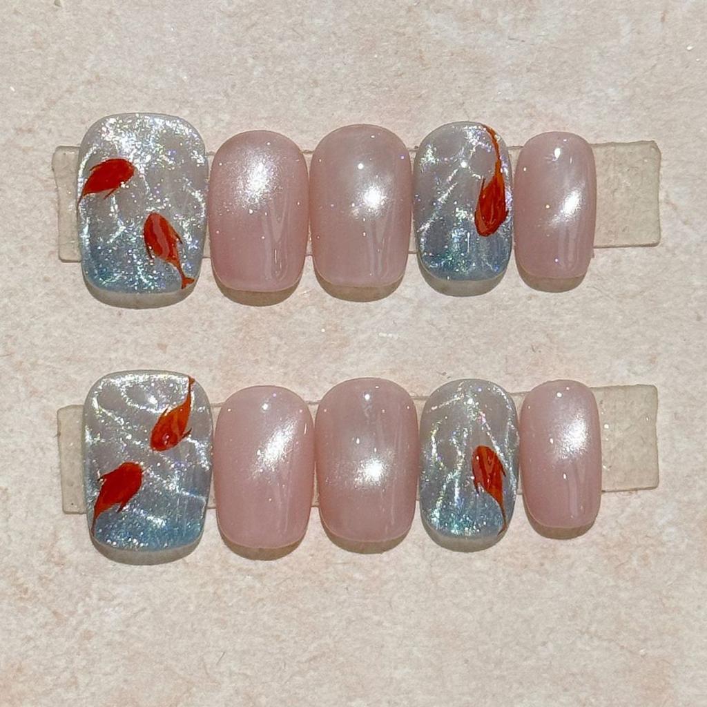 10Pcs Short Round Blue Cat-Eye Fishbone Pattern Press on Nails Leopard Print Metallic Handmade Wearable Nail Tips for Hot Girls