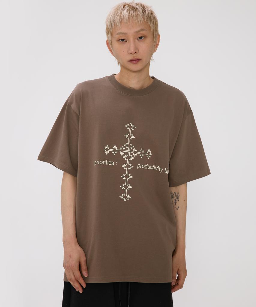 BOUNDARY Cross Line Graphic Semi-Overfit Short Sleeve T-Shirt [Light Brown]
