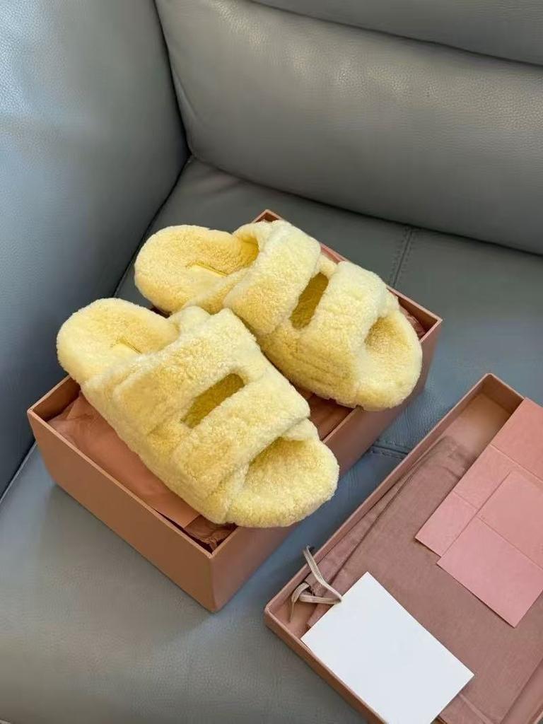 Thick-bottomed Velcro one-word fluffy slippers women's 2025 new comfortable and light lazy one-pedal home cotton mop