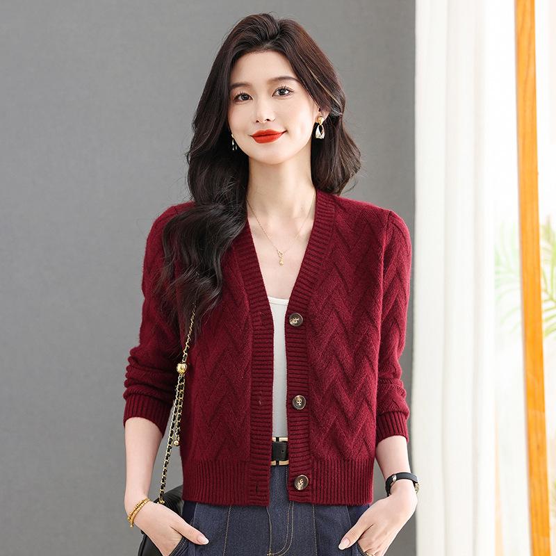

2025 New Style Women s V-Neck Cable Knit Cardigan - Spring & Autumn Short Sweater 3XL: 140-150 jin вина червоного кольору