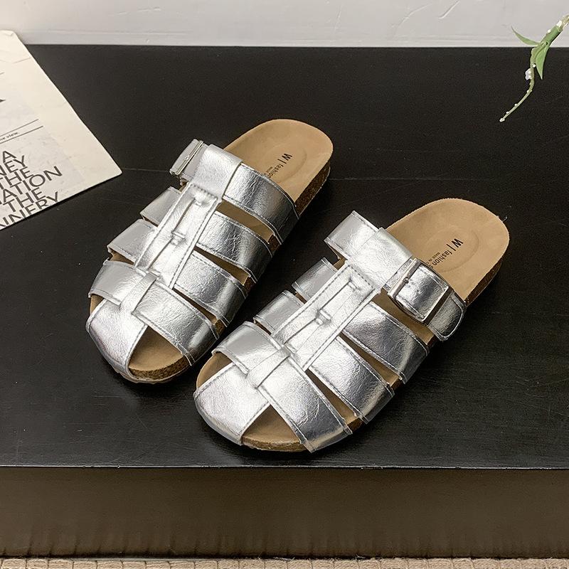 

Туфли-клетки, полые, с сумкой на носке, шлепанцы, женская верхняя одежда, новинка 2025, ретро, на мягкой подошве, ленивые, на один педаль, туфли с отверстиями 40 серебряный