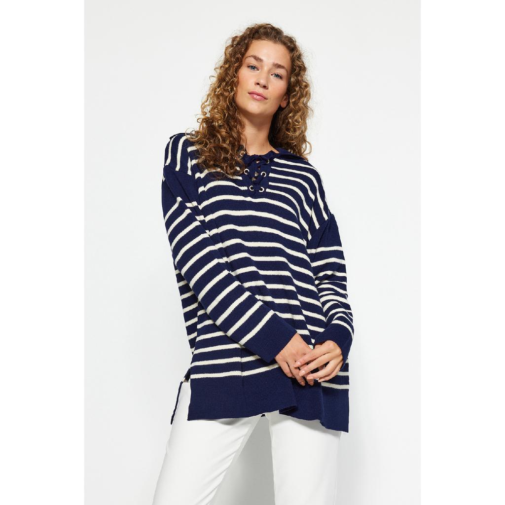 Marineblauer bequemer gestreifter Strickpullover Tctaw24ak00172
