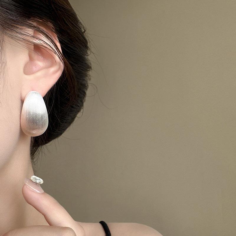 Trendy Water Drop Earrings for Women: Chic Ins Style Fashionable Jewelry