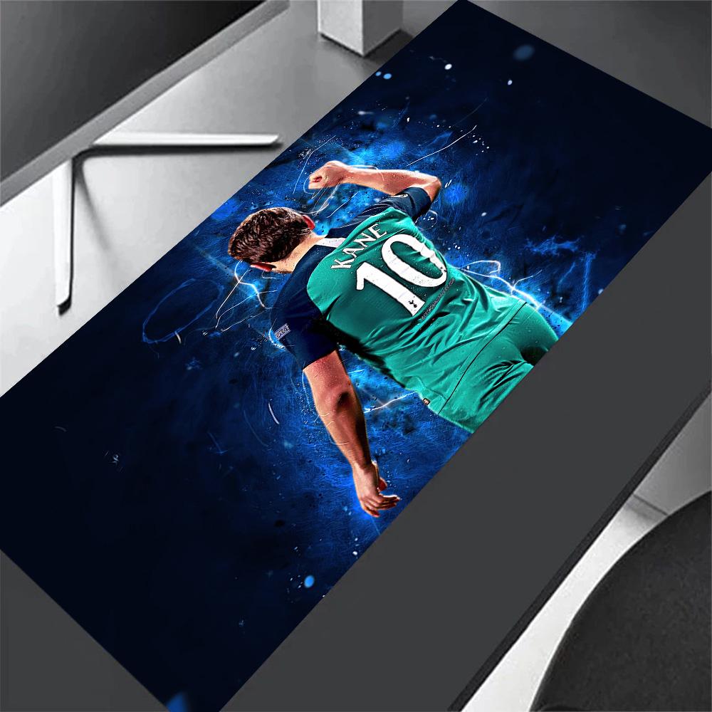 Fußballspieler Action Gaming Mauspadd Keyboardpad HD-Druck Schreibtischpad Rutschfeste Gummirückseite Geeignet für Büro Gaming PC Laptop