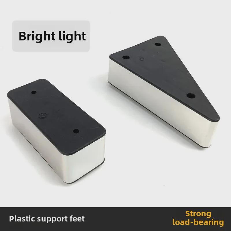 Podložky pod nohy pohovky ve tvaru trojúhelníku v barvě růžového zlata - Nerezová ocel a plast, Zvyšující výšku, Design s pravým úhlem.