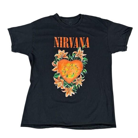 26 Nirvana Srdíčková krabička Černé květované tričko Velké unisex tričko