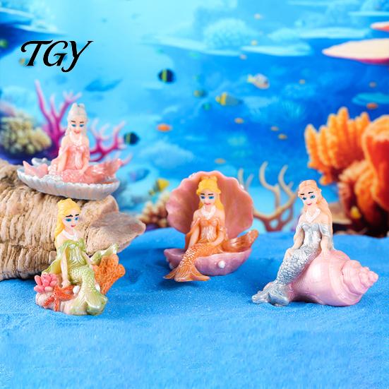 Waterproof Resin Crafts Mini Mermaid Figurine, Shell Couch Ornament, Mediterranean Style Fairy Home Tabletop Soft Furnishings Garden Accessory