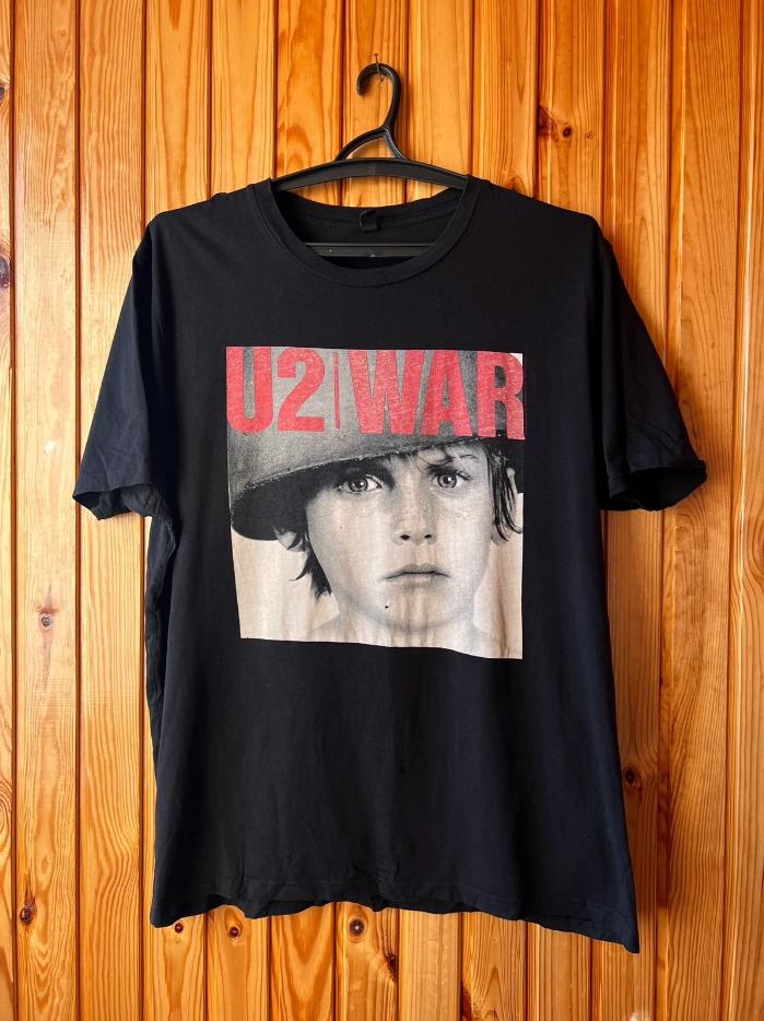 U2 War 1983 tour Mens T-shirt S