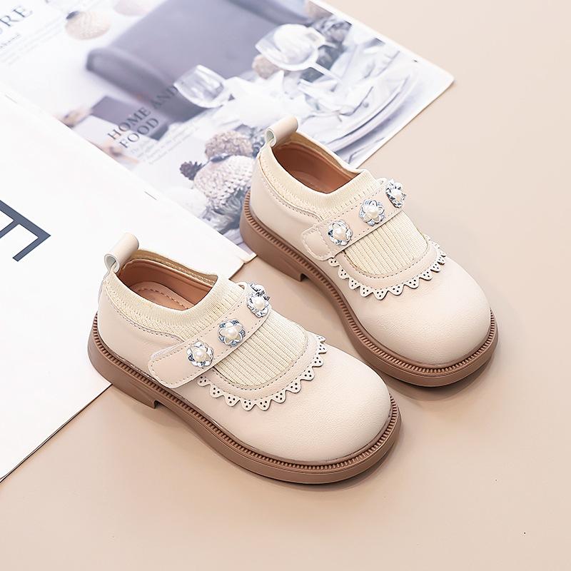 

Girls leather shoes, princess shoes for girls, new spring and autumn styles, children s soft-soled fashionable pearl knitted shoes for older kids 31-36One Hand6Double