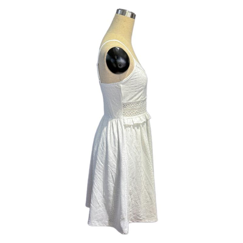 Sommerliches Elegantes und Schlankmachendes Damenkleid mit Raffinierter Taille Neckholder-Trägern und V-Ausschnitt für den Urlaub