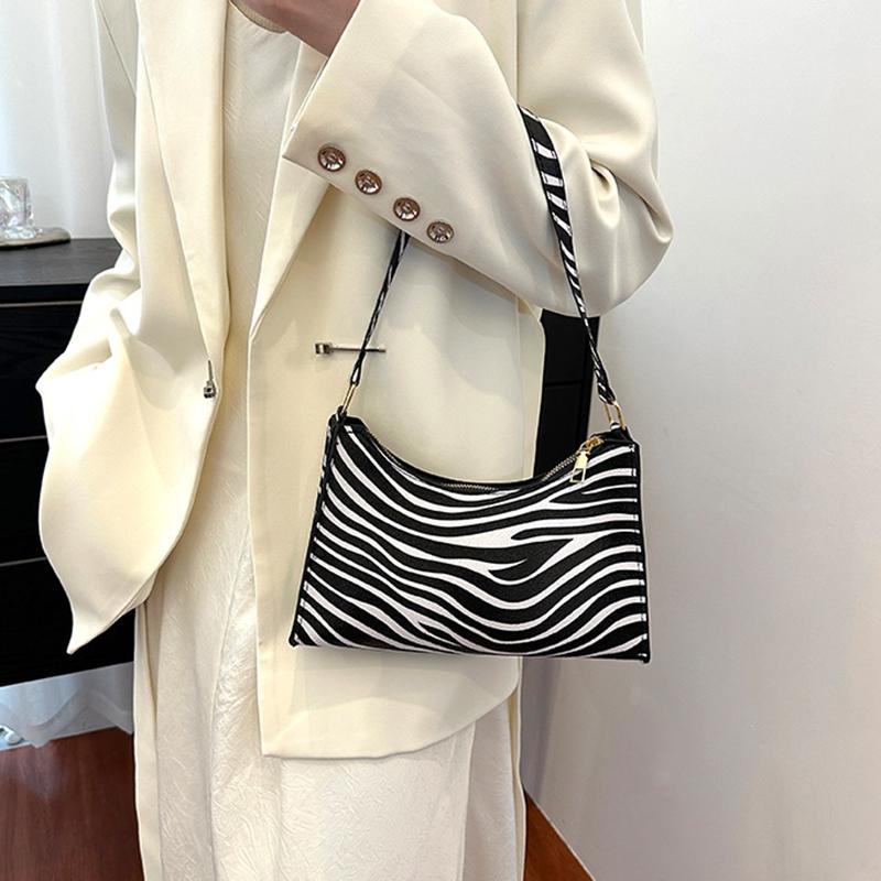 Women's Underarm Bags Autumn and Wibnter Trendy Shoulder Bag Cute Simple Handbags and Purses Female Travel Small Totes