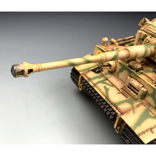 Tiger Model 1/35 Scale German Panzer VI Sd.Kfz.181 Tiger 1 Ausf. E Early Production (Includes Etched and Metal Barrel) Plastic Model Assembly Kit TML4