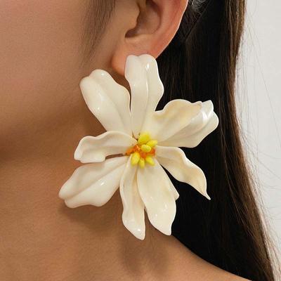 Vintage Metal Large Flowers Stud Earrings for Women Girls Exaggerated Red Acrylic Petal Personality Earrings Zircon Accessories