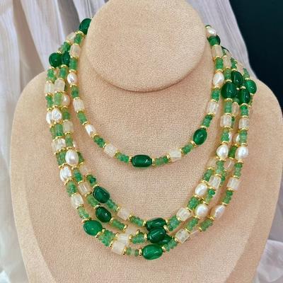Vintage Green Contrasting Color Literary And Artistic Fan Natural Quartzite Stone Necklace Female Collarbone Chain