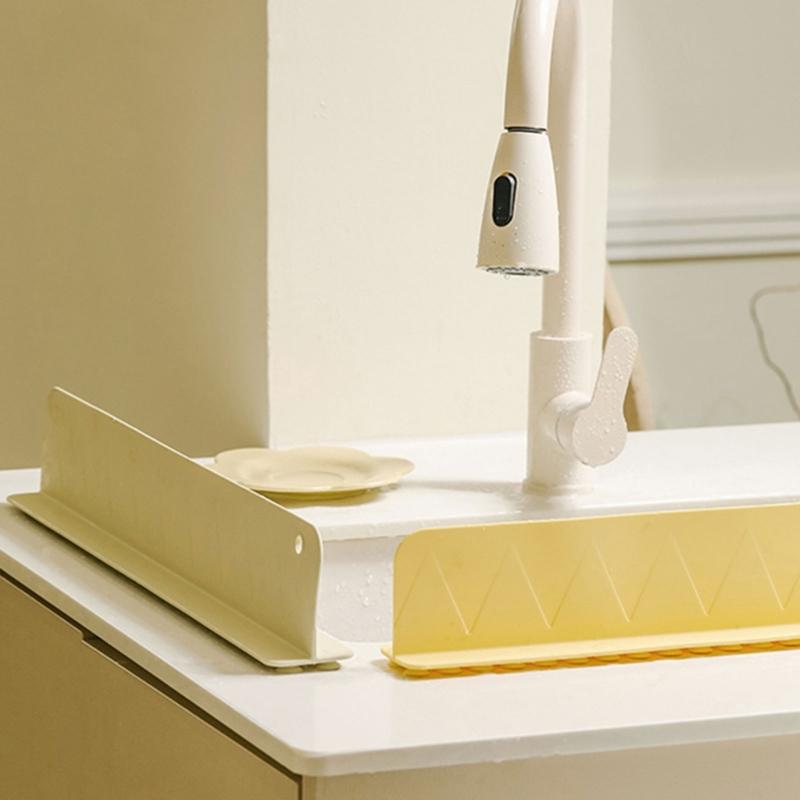 Multifuntional Kitchen and Bathtubs Silicone Splashs Guard Protects Surfaces from Water and Oil Splashs for Kitchen Use
