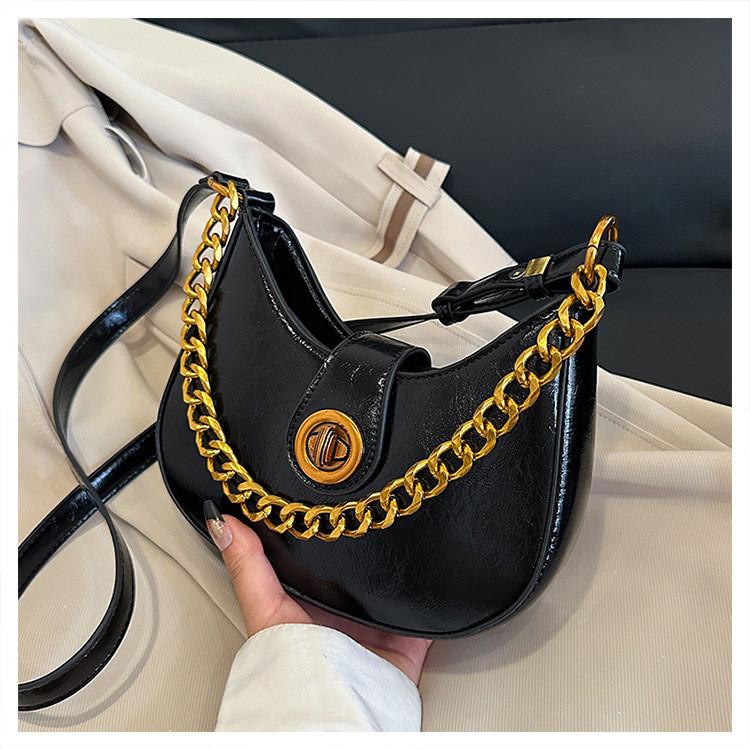 Ielgy All-Match One-Shoulder Retro Fashion Messenger Bag Chain Underarm Bag
