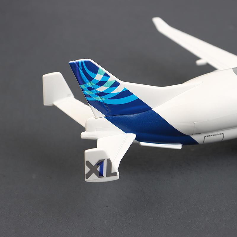 20cm Bílý velrybí transportní letoun A300-600 Beluga Airlines Model letadla Transportní Beluga Odlitek ze slitiny Model letadla Hračka