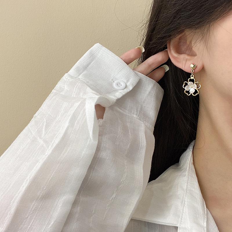 New Fashion Hold Flower Earings Women Gender Ceremony Senior Sense Early Warming Party Jewelry Gift