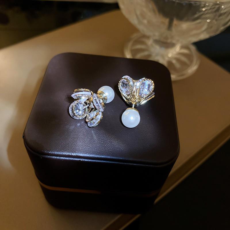 Silberne Nadel Grüne Zirkon C-förmige Ohrringe: Europäische & Amerikanische Modeohrringe mit Diamanten für Damen.