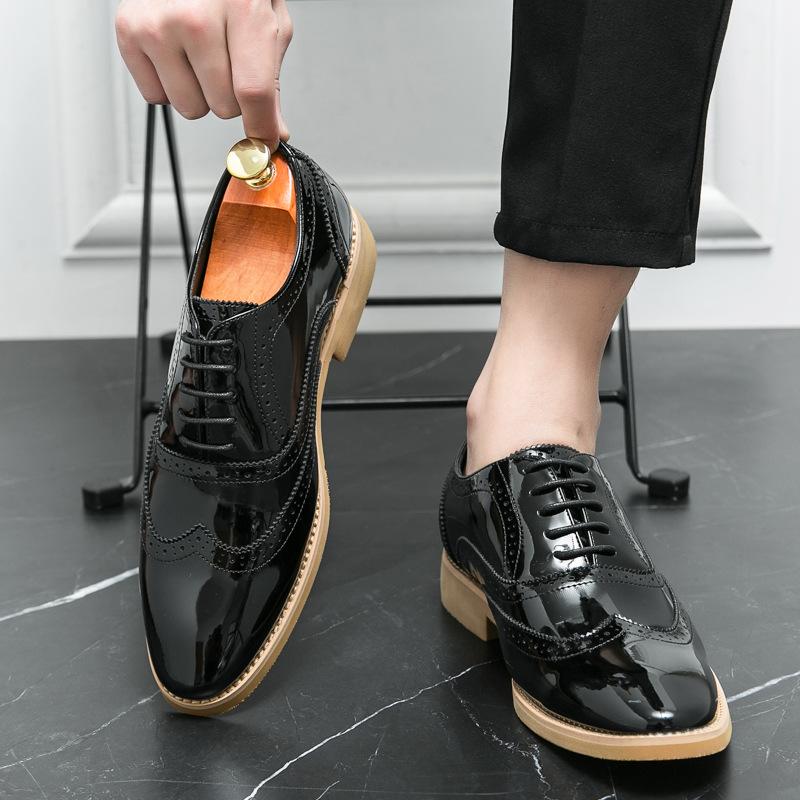 Gold Glossy Men's Leather Shoes 2025 Spring and Autumn British Business Men's Engraved Brock Formal Office Wedding Shoes