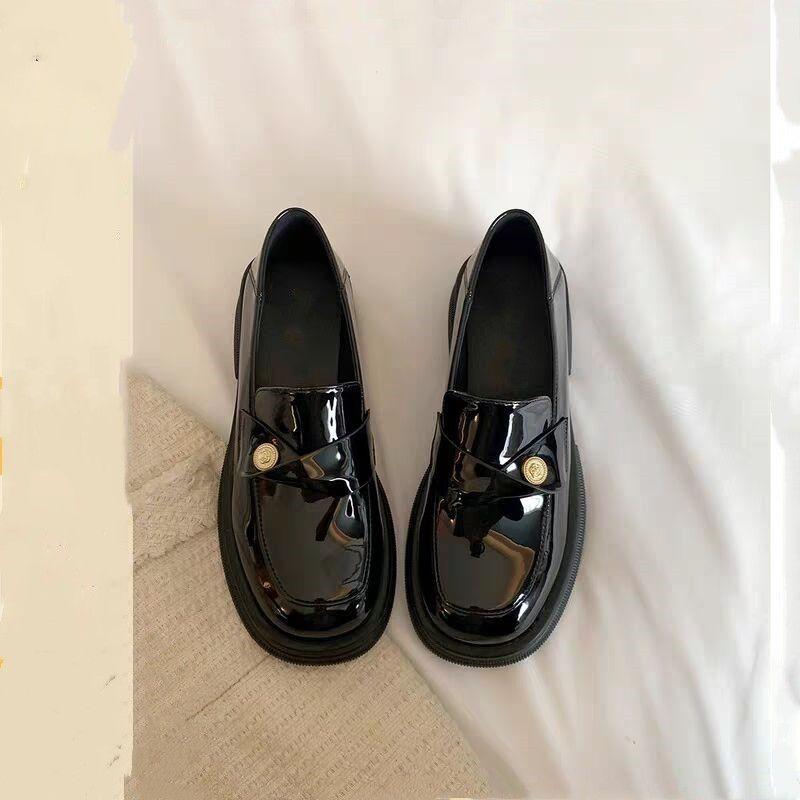 

Leather French loafers women s 2025 new platform gold coin camellia British style one-pedal retro small leather shoes 35