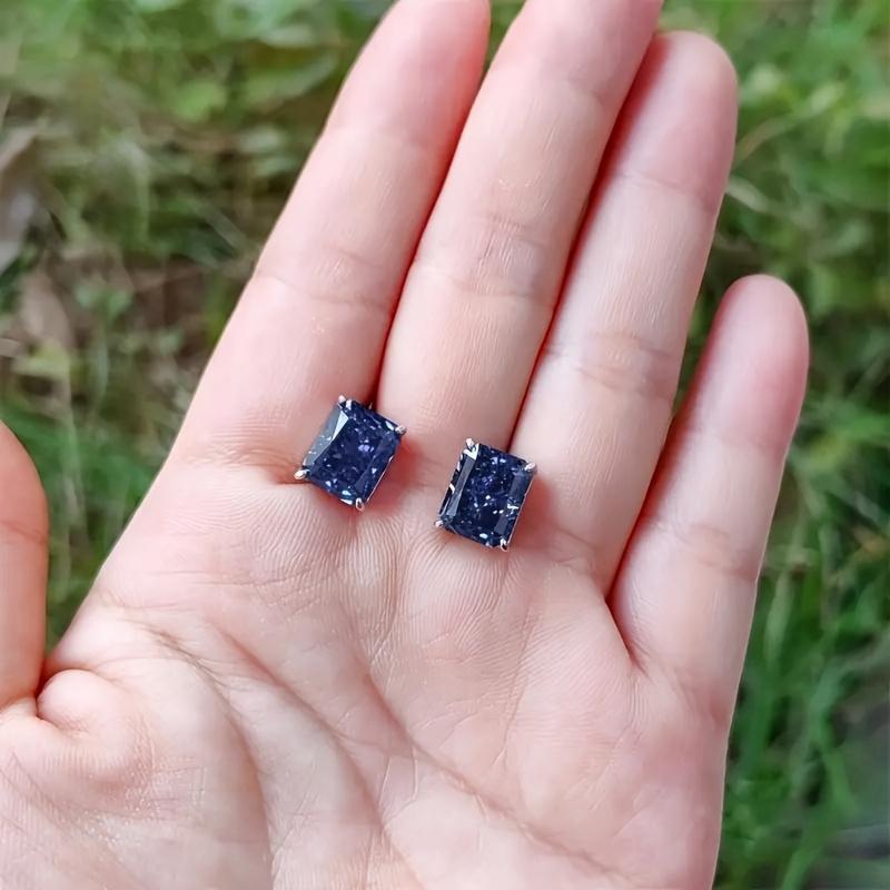 Une Paire de Boucles d'Oreilles Bleues Brillantes, Convient aux Femmes et un Cadeau d'Anniversaire Idéal.