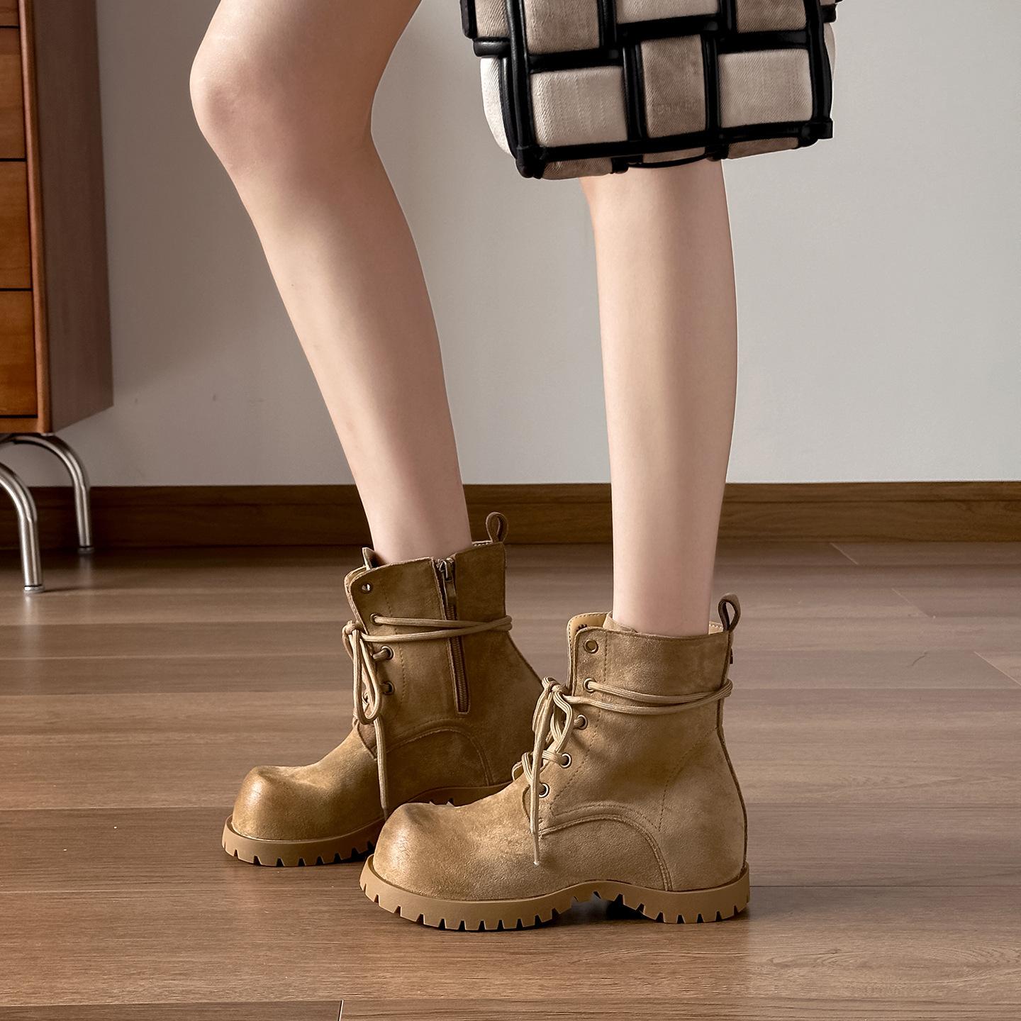 

Ретро ботинки Мартин на шнуровке с большой головой на толстой подошве 2025 новая британская модель универсальные и стройнящие короткие ботинки-локомотивы с боковой молнией 40 хаки