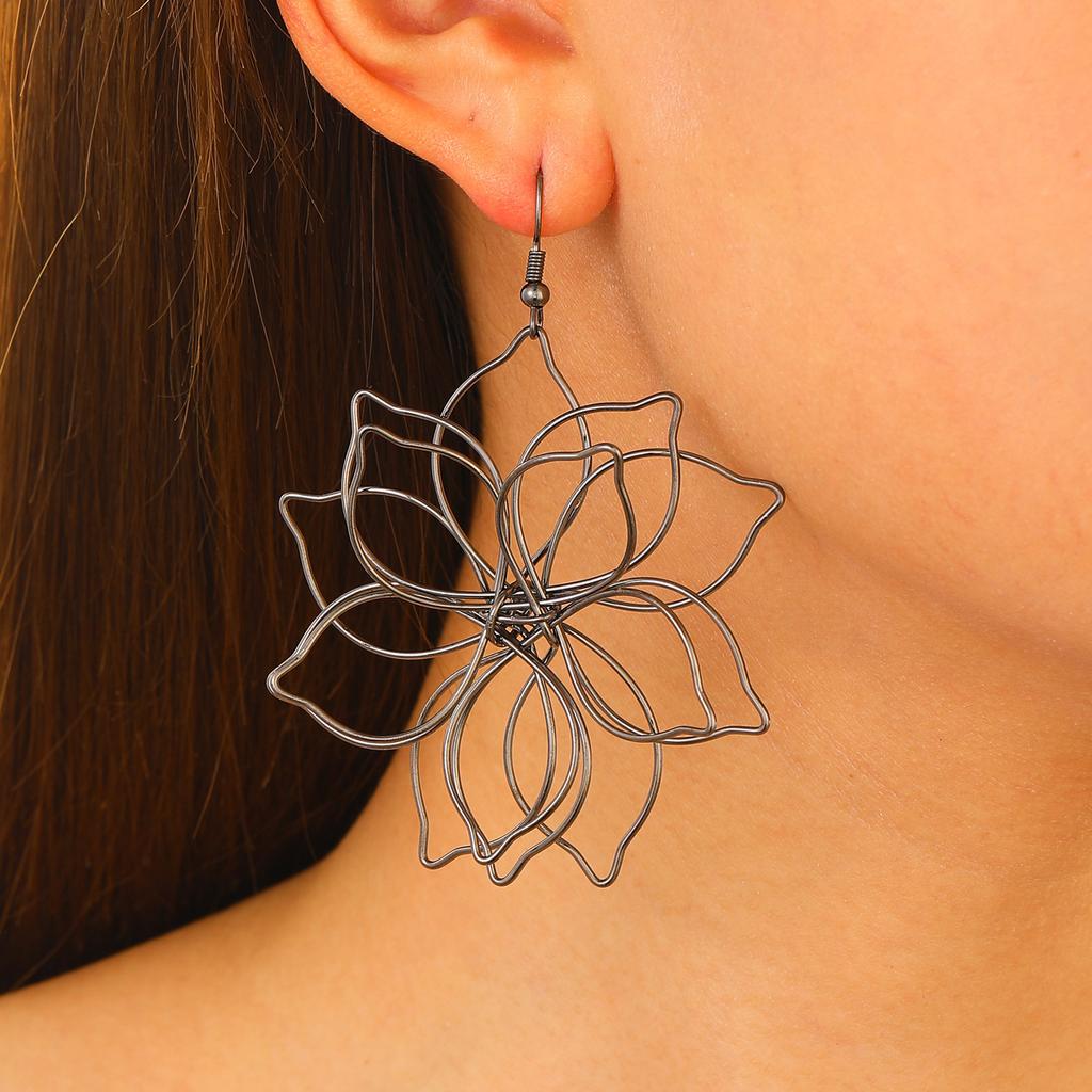 Large Hollow Wire Wrapped Flower Dangle Hook Earrings Minimalist Oversized Floral Drop Ear Ornaments for Women Party Daily Fashion Accessories