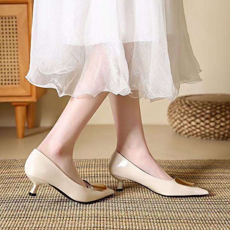 Vielseitige dünne Absätze zeigen Höhe, flache Single-Schuhe, kleiner duftender Stil, kleine Frühjahrs-Koreanische Version, spitze High Heels