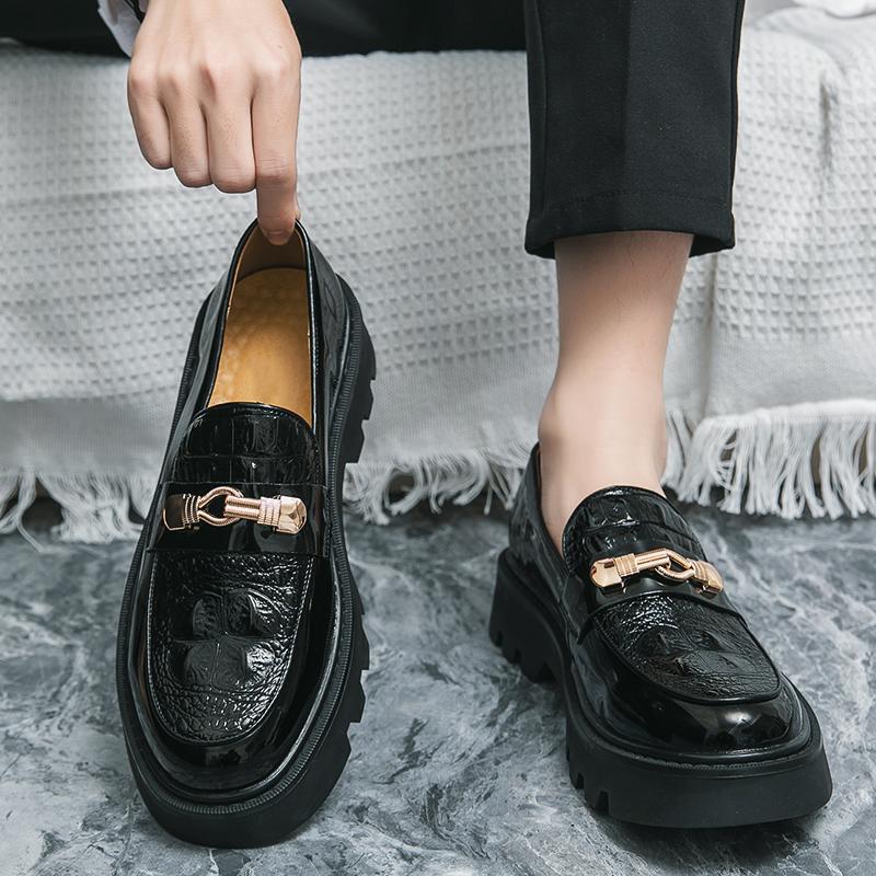 Men's Large Size Fashionable Loafers: Trendy British Leather Casual & Wedding Shoes for Grooms