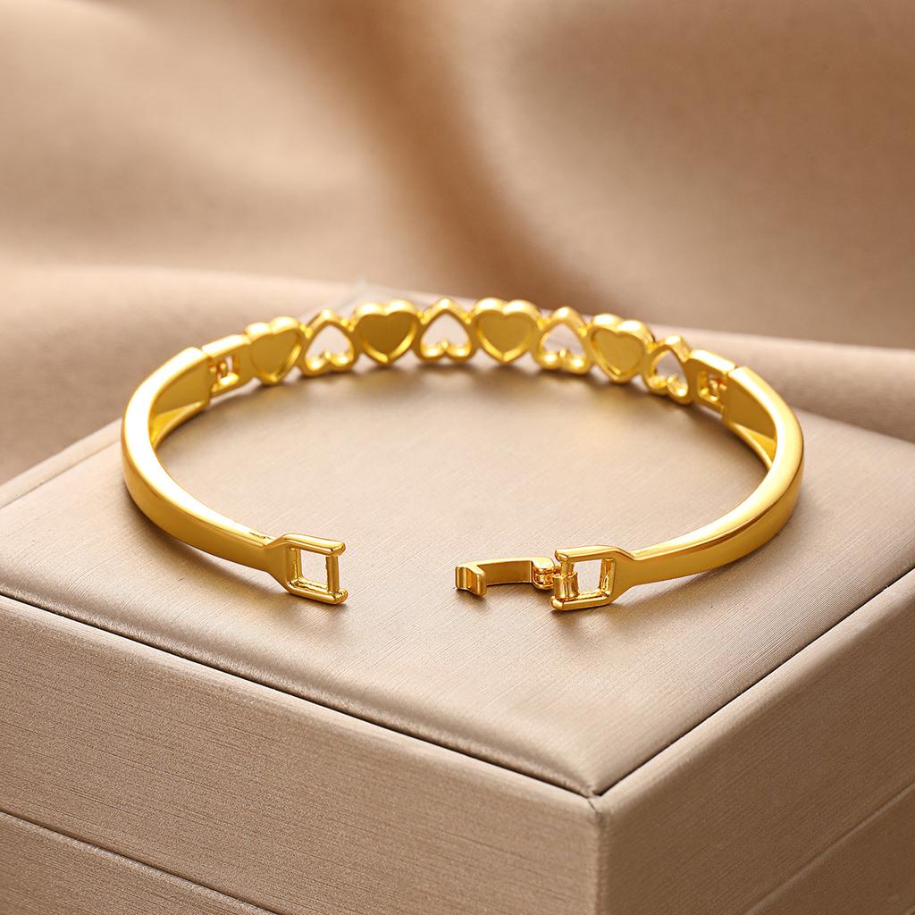 Love Diamond-encrusted Bracelet Temperament Full of Diamonds, Women Give Girlfriends Gifts, Bracelets Ins Style Fashionable and Elegant Bracelets