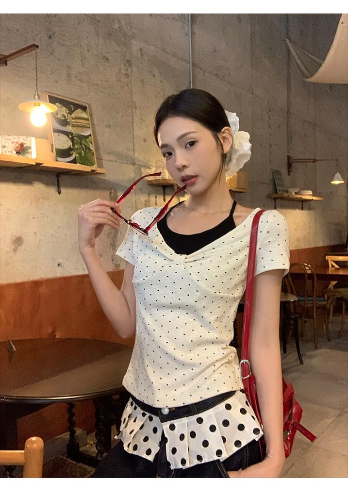 Gepunktetes gefälschtes zweiteiliges kurzärmeliges T-Shirt Damen schick Sommer figurbetont Koreanisch Kontrastfarbe Mode süßes Hottie Top