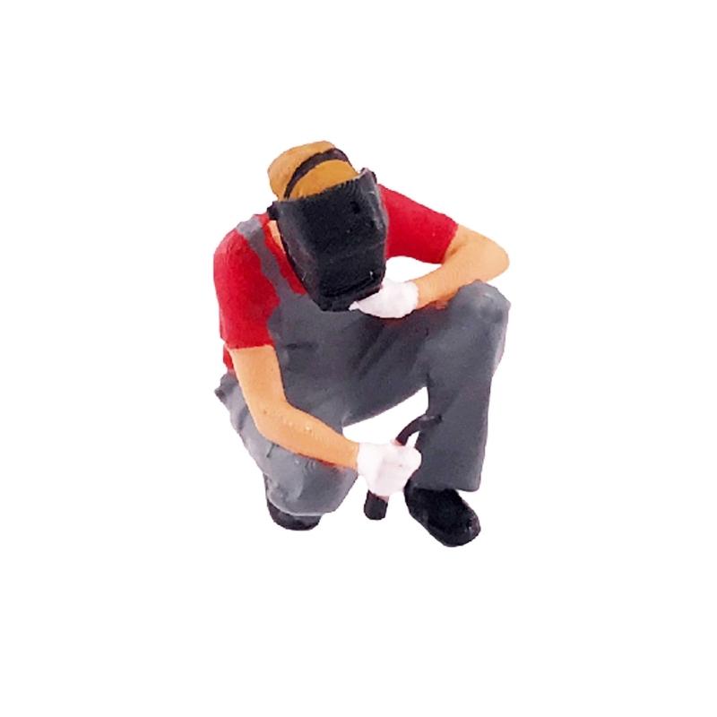 Repairman Figure Model 1:64 Scale Hand Painted Miniature Figure for Miniature Scenes Dioramas Props,Model Car Displays
